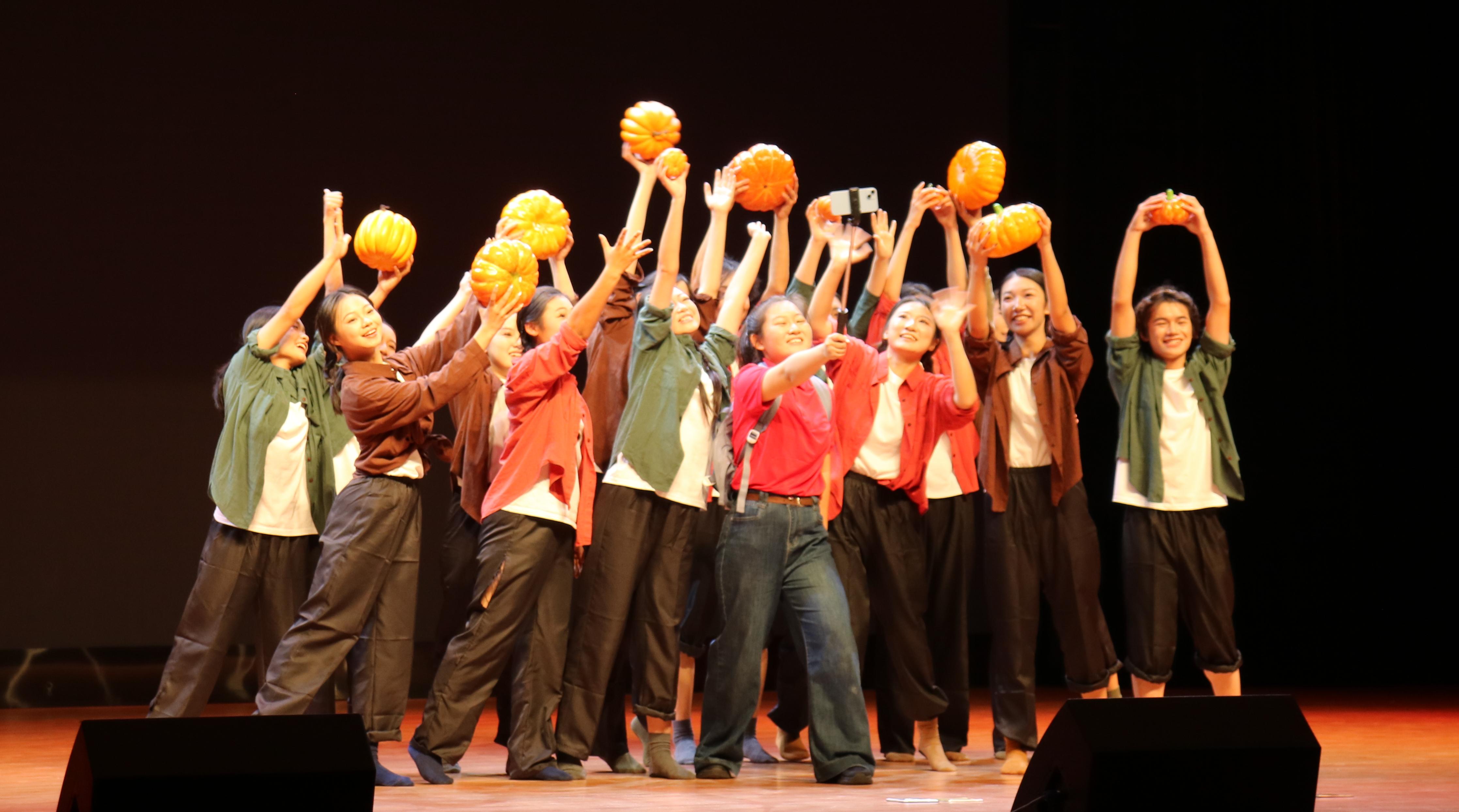 踏舞留芳，乡村逐梦幸福路——祝贺我院新生舞蹈大赛荣获二等奖